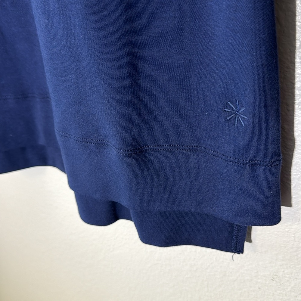 Women’s large navy blue Isaac Mizrahi Live 100% cotton v-neck tshirt - Picture 4 of 8